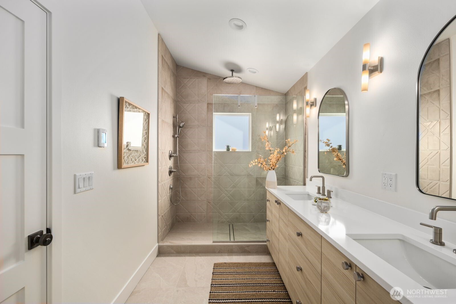 522 NE 89th Street #A, Seattle, WA 98115