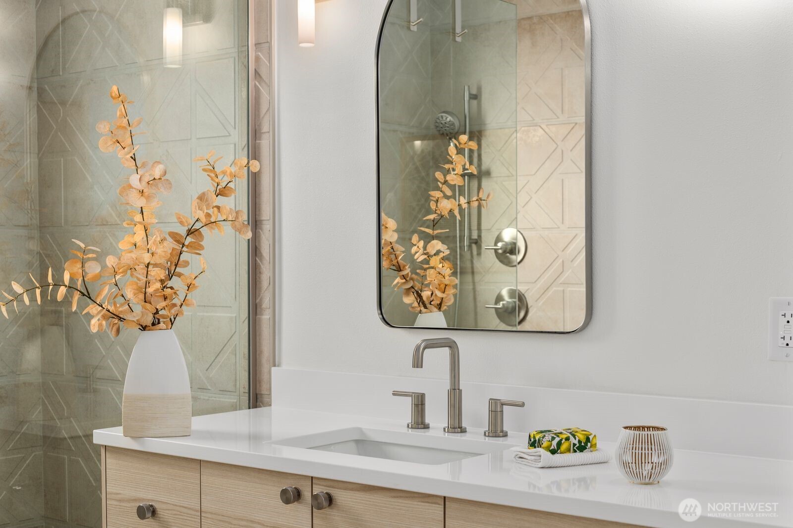 522 NE 89th Street #A, Seattle, WA 98115