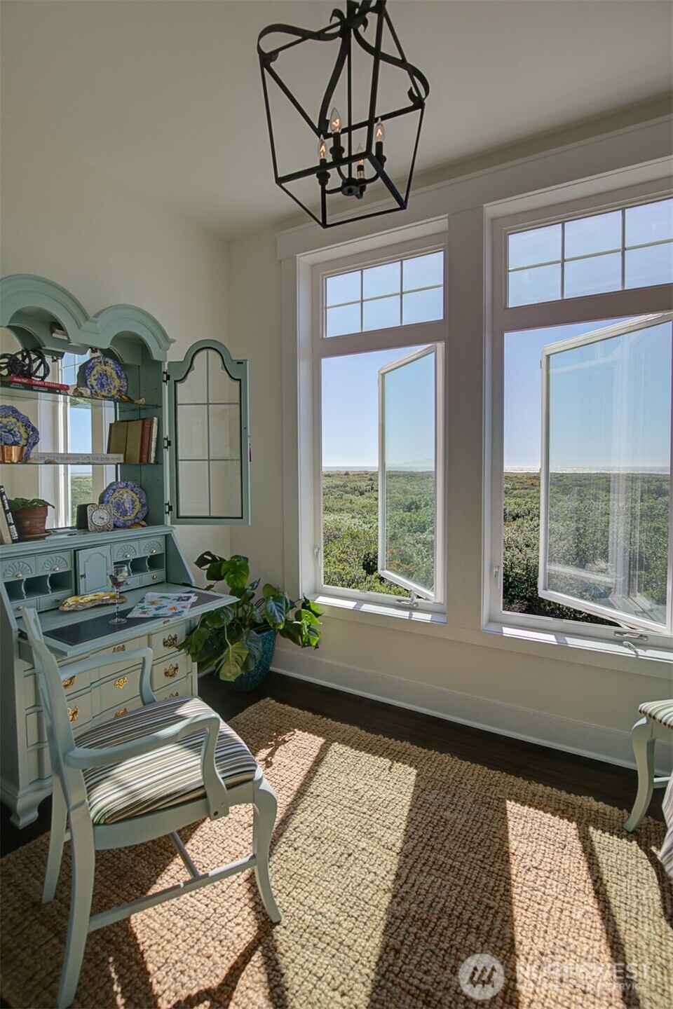 577 Sand Dune Avenue SW, Ocean Shores, WA 98569