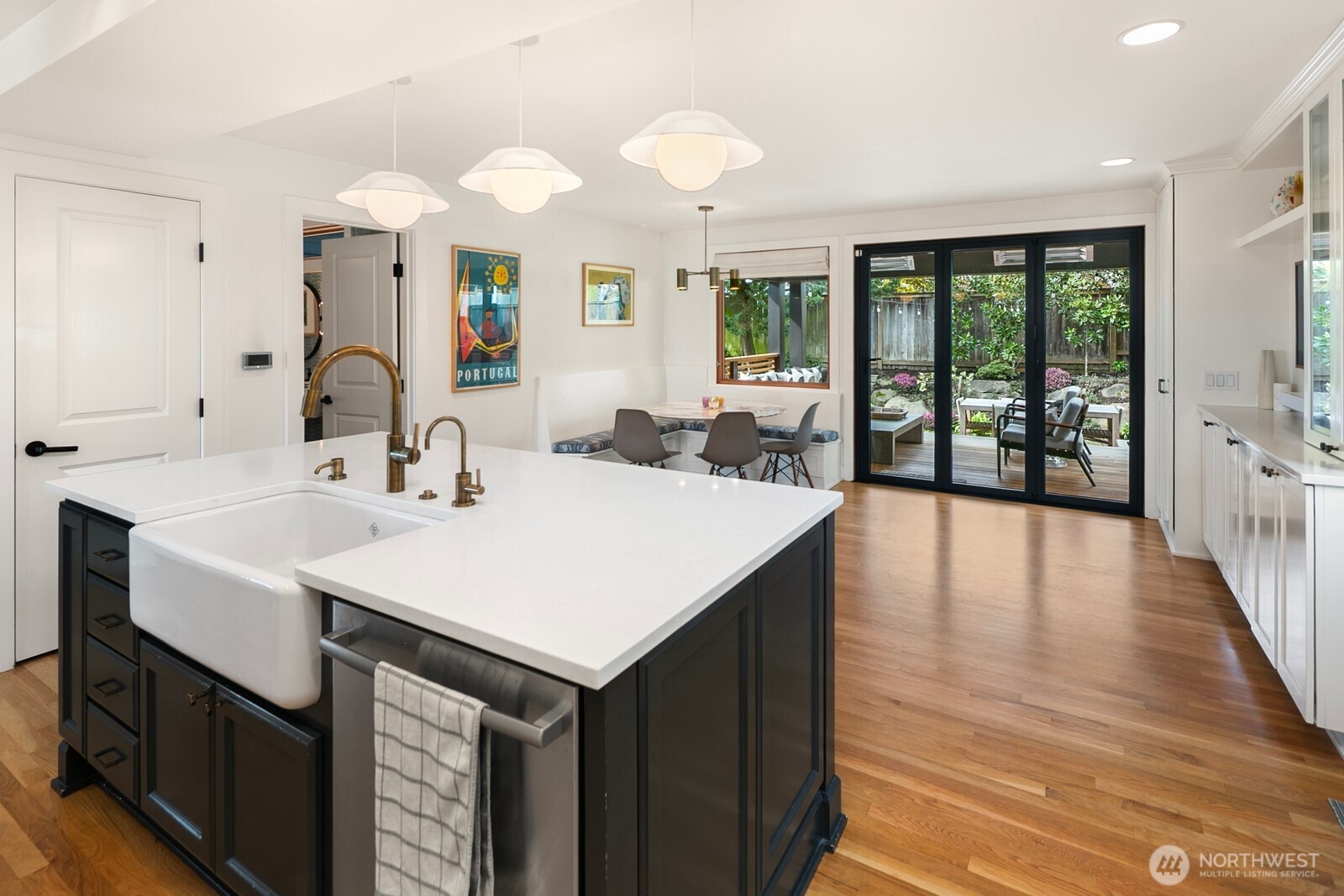 2507 27th Avenue W, Seattle, WA 98199