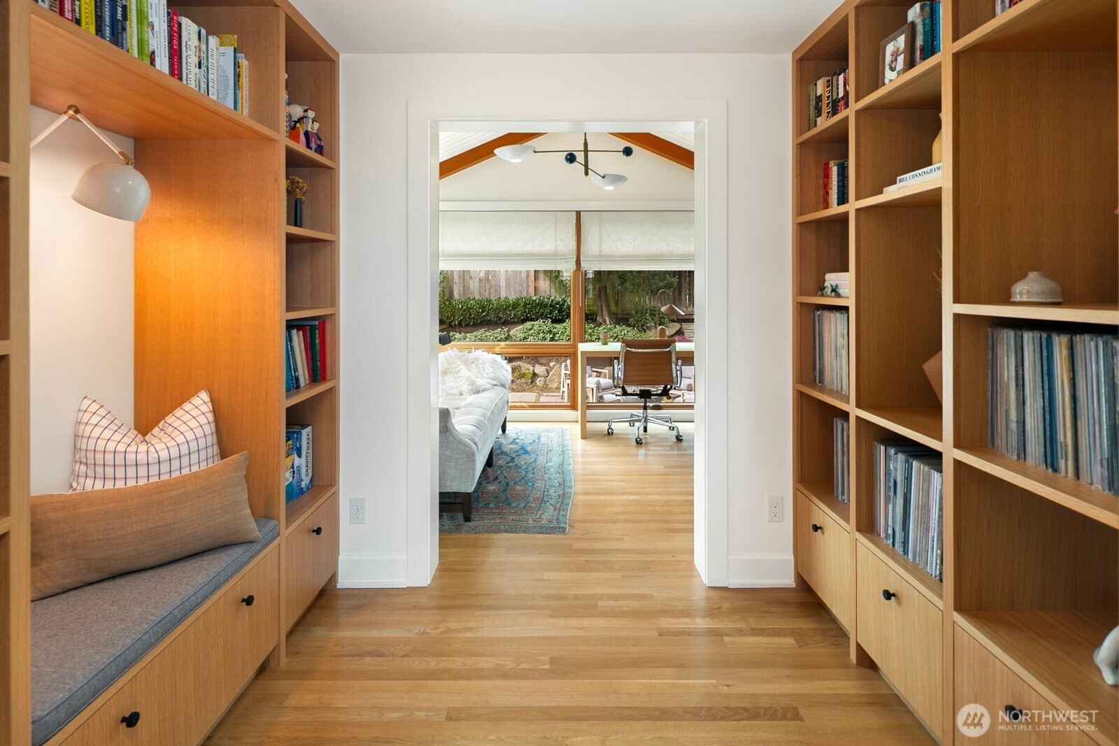 2507 27th Avenue W, Seattle, WA 98199