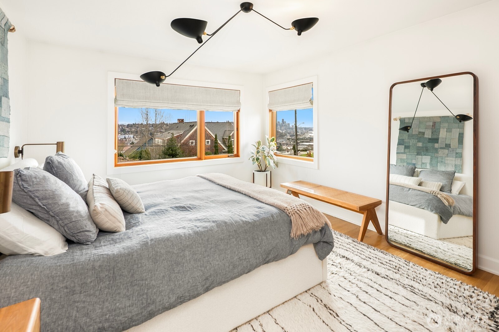 2507 27th Avenue W, Seattle, WA 98199