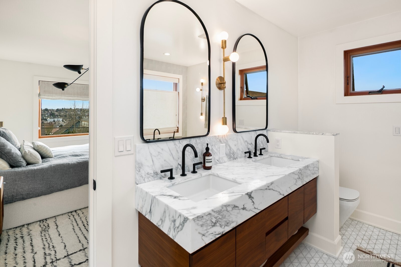 2507 27th Avenue W, Seattle, WA 98199