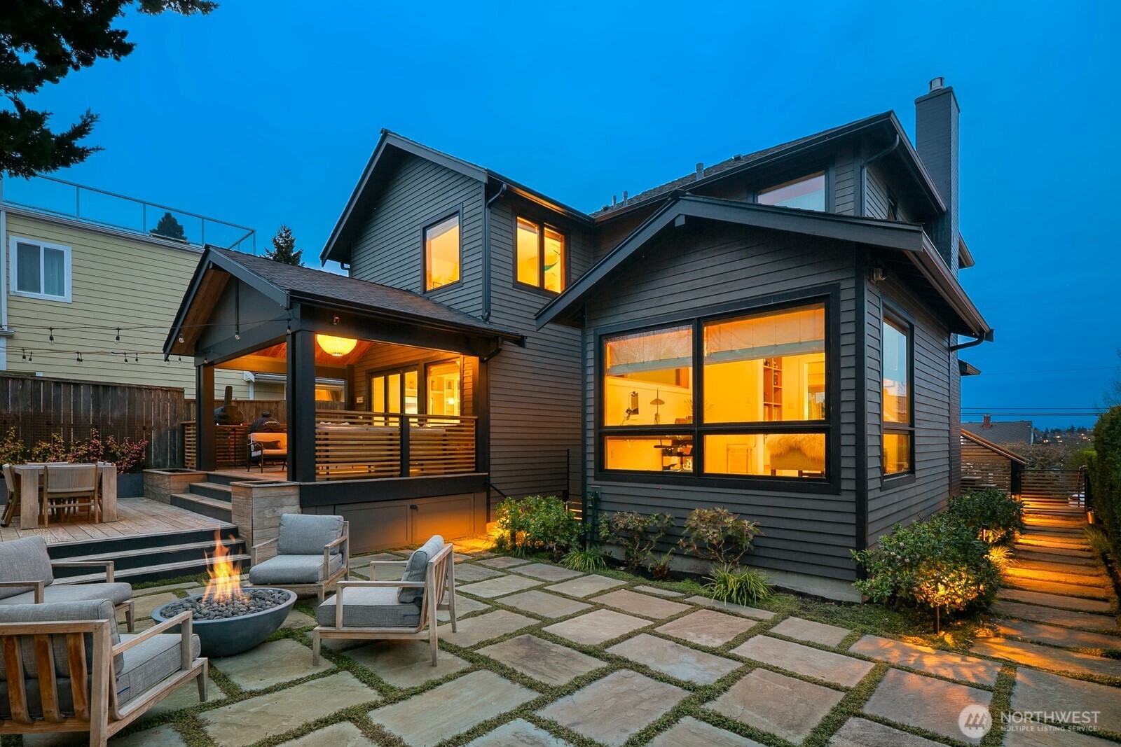 2507 27th Avenue W, Seattle, WA 98199