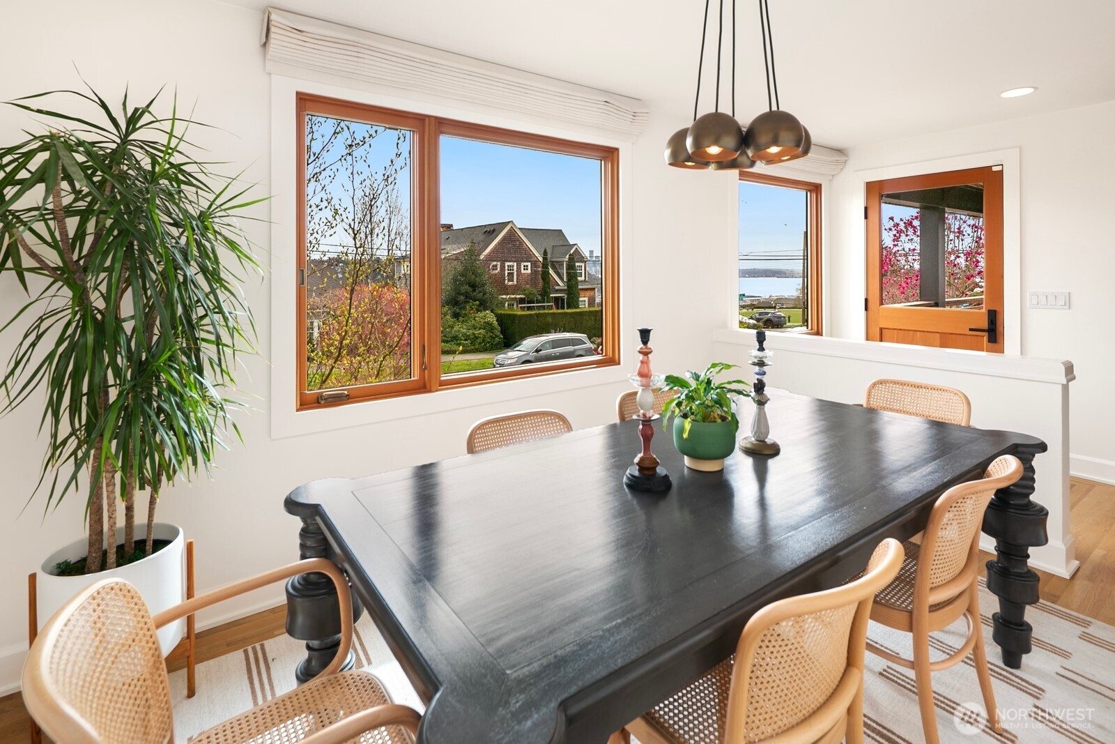 2507 27th Avenue W, Seattle, WA 98199