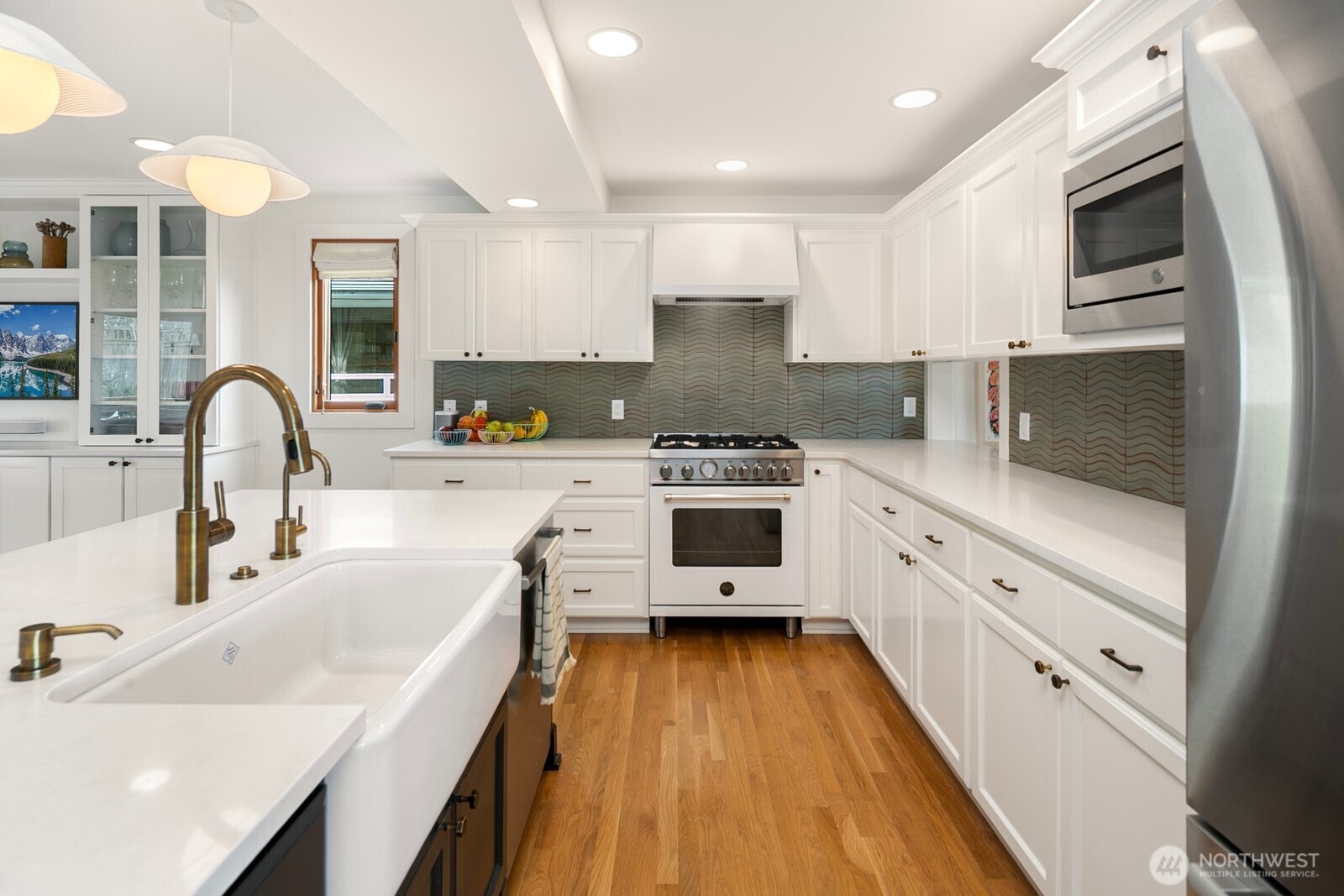 2507 27th Avenue W, Seattle, WA 98199