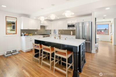 2507 27th Avenue W, Seattle, WA 98199 - Photo 10