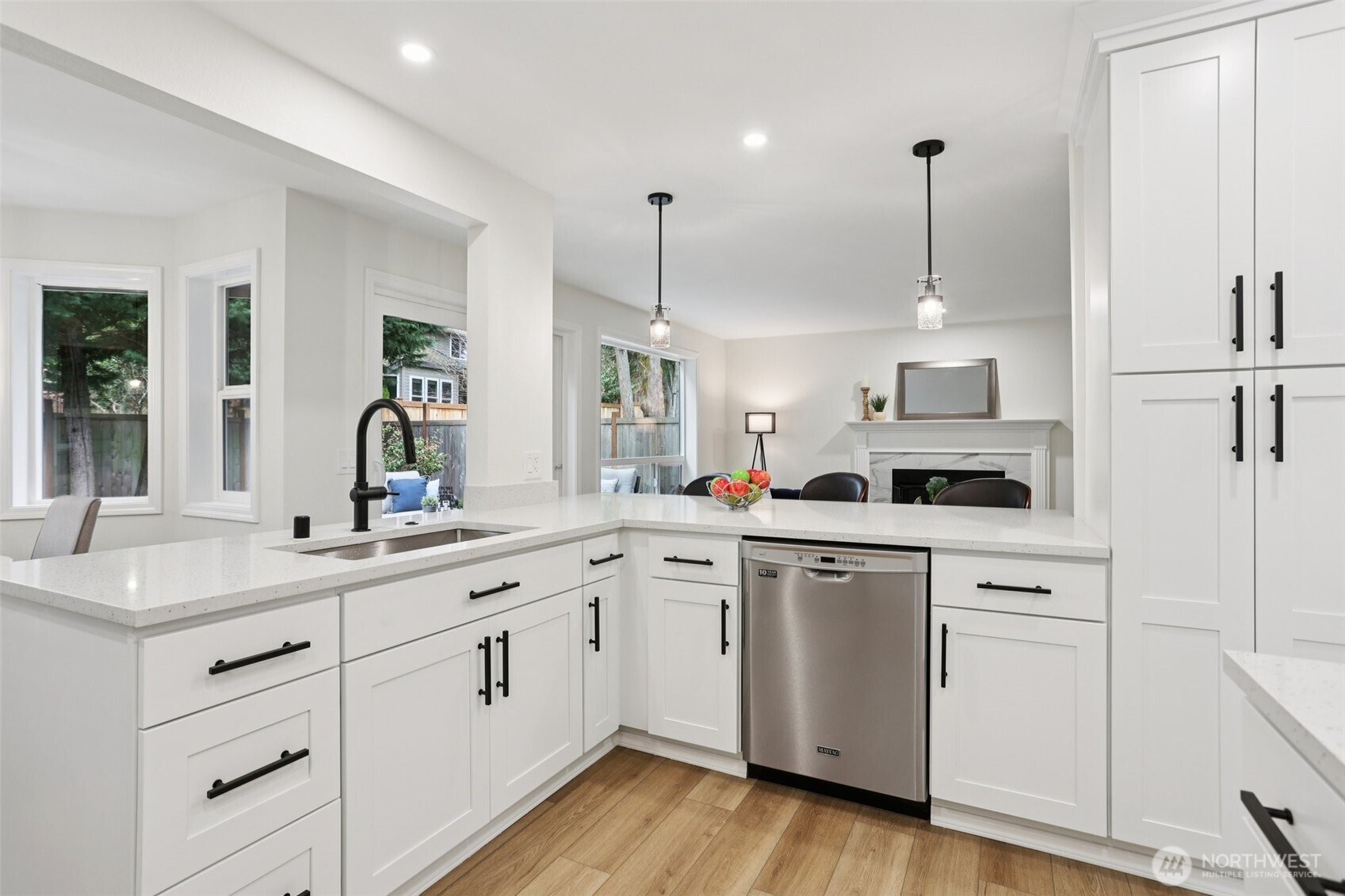 22124 NE 9th Place , Sammamish, WA 98074