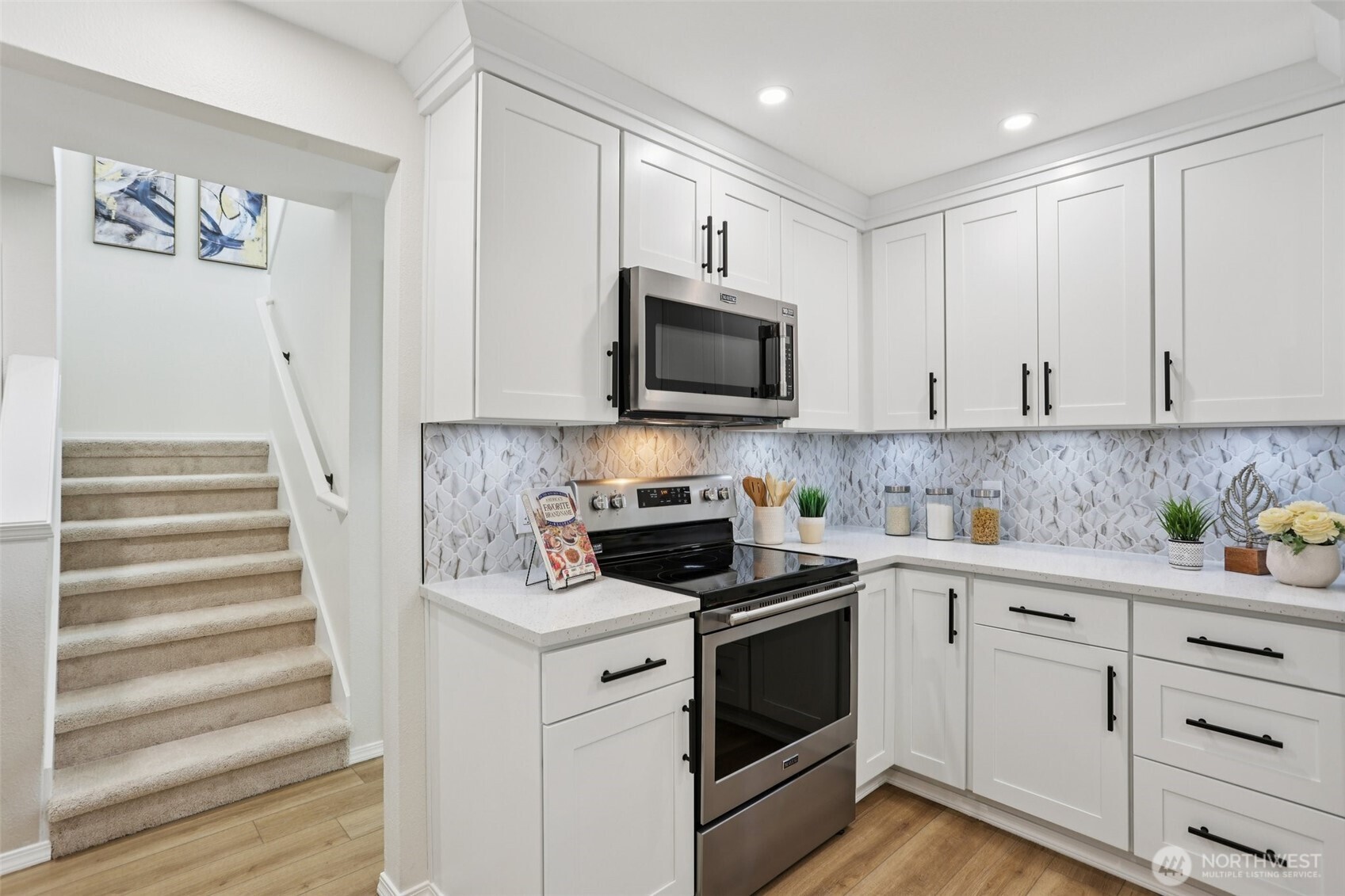 22124 NE 9th Place , Sammamish, WA 98074