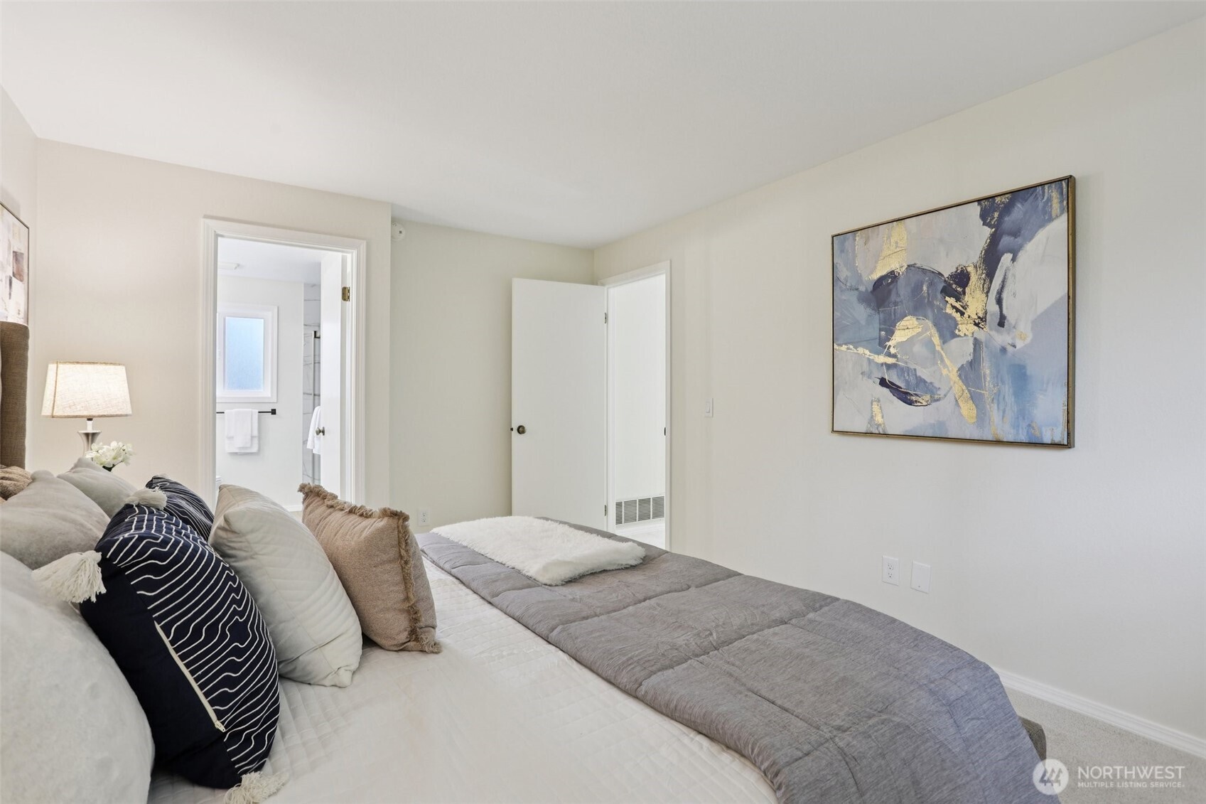 22124 NE 9th Place , Sammamish, WA 98074