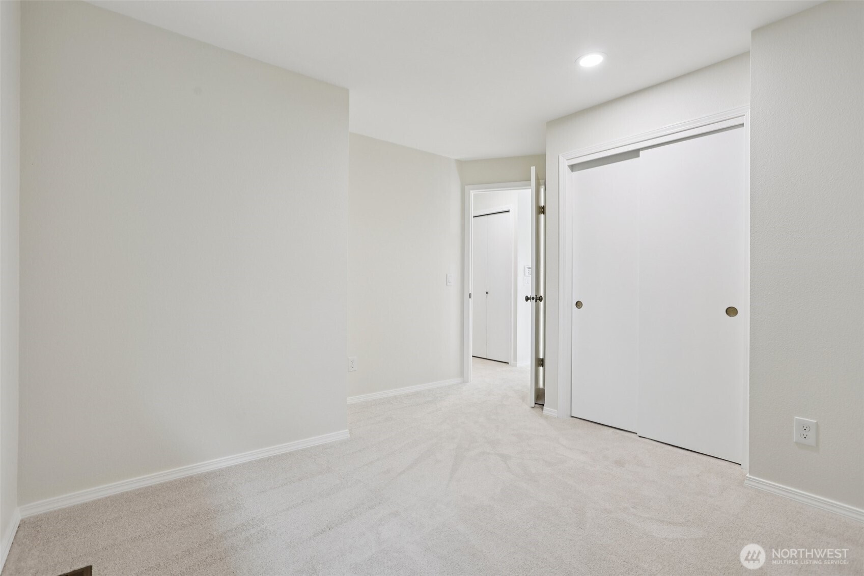 22124 NE 9th Place , Sammamish, WA 98074