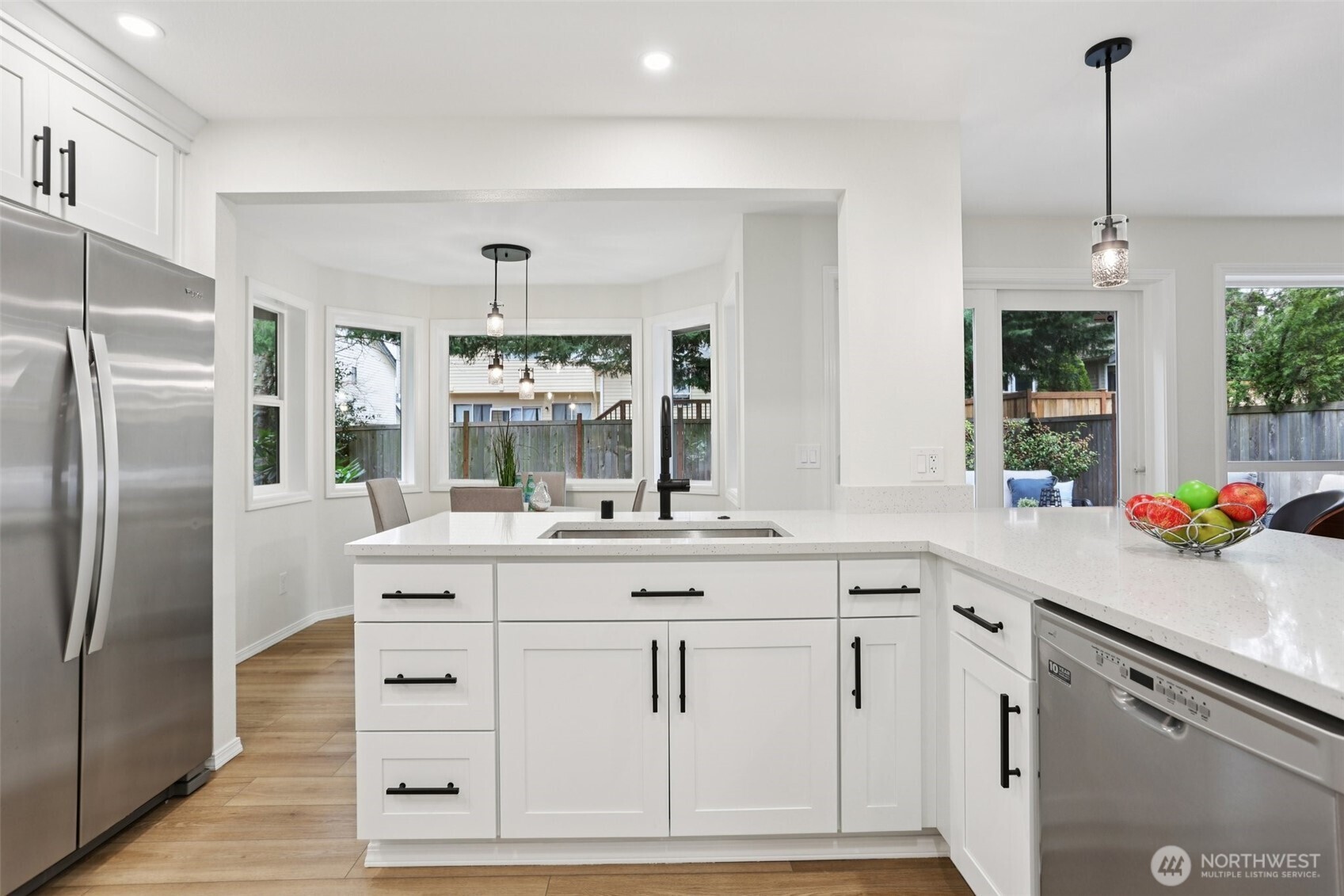 22124 NE 9th Place , Sammamish, WA 98074