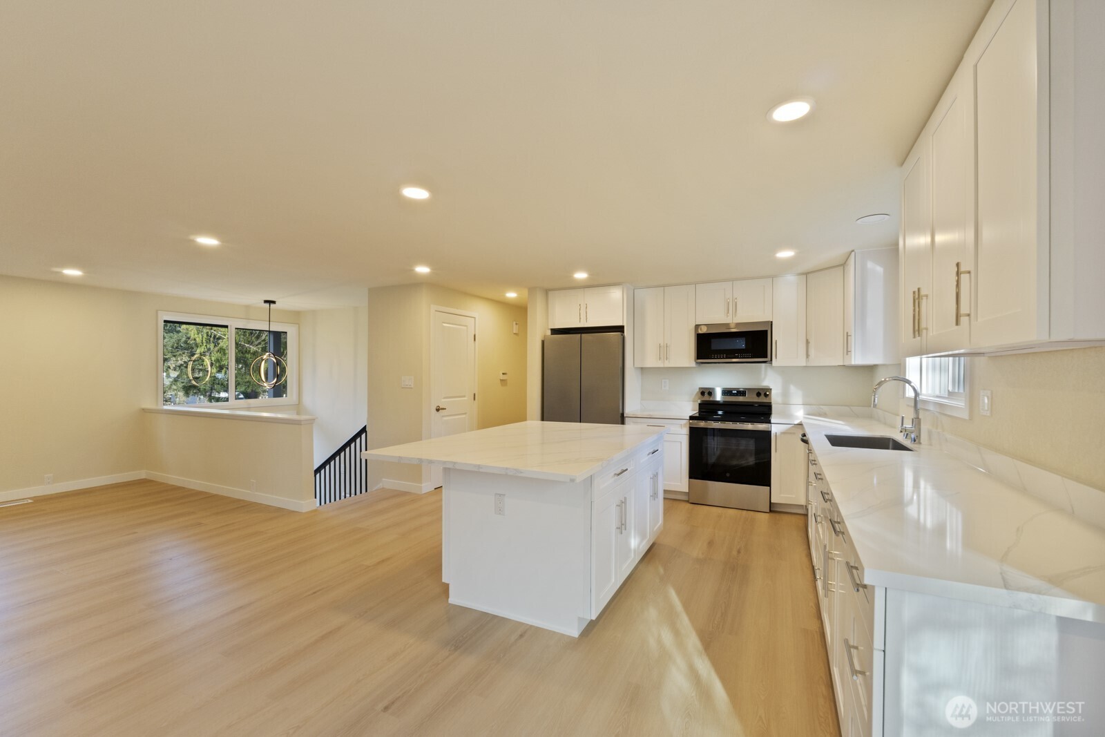 14522 NE 5th Street , Bellevue, WA 98007