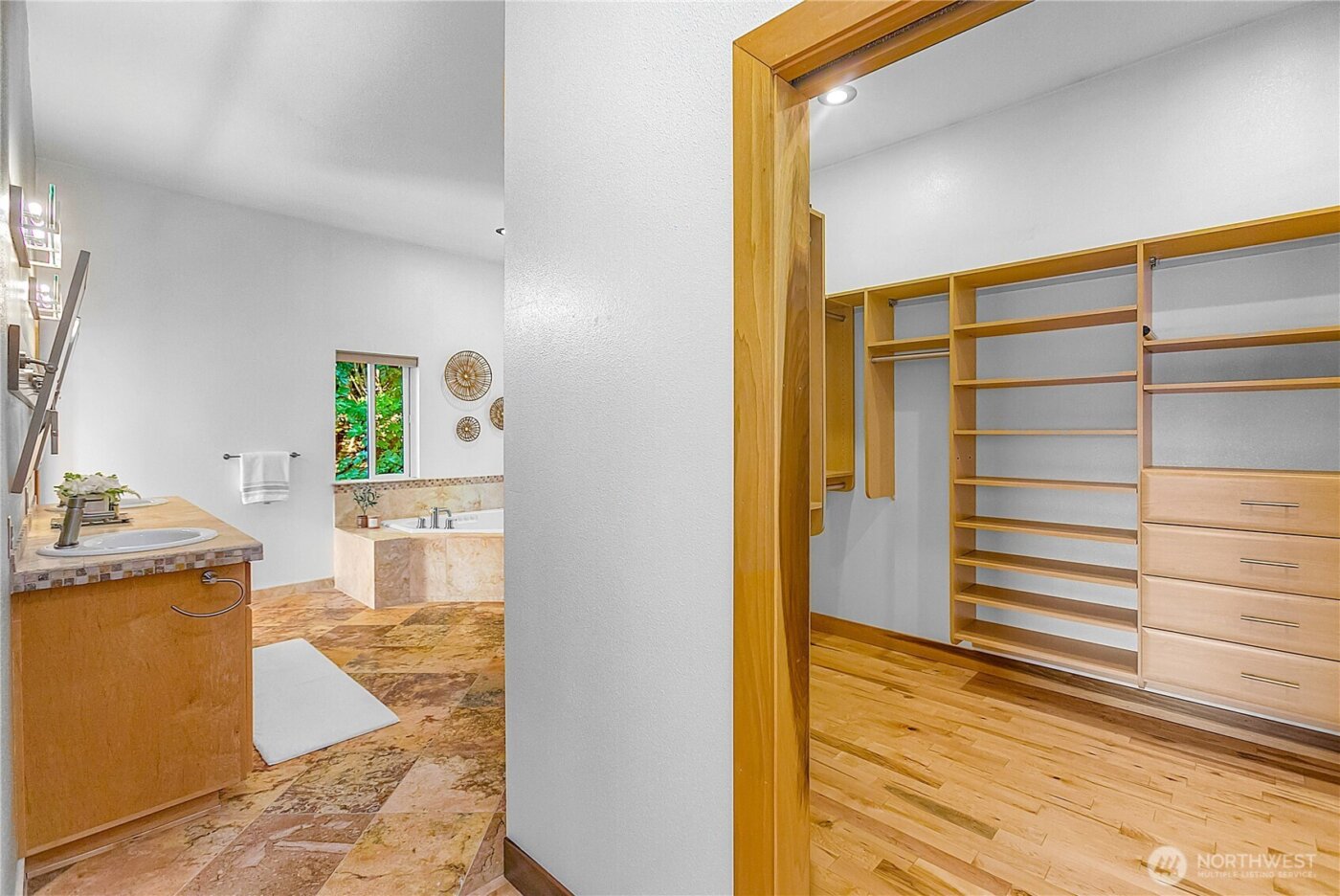 4311 Romano Lane , Tokeland, WA 98590