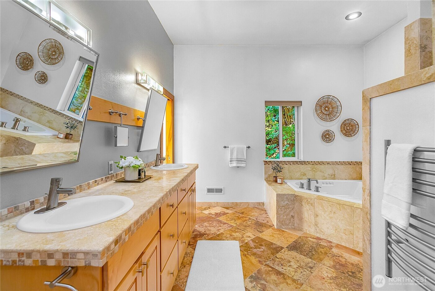 4311 Romano Lane , Tokeland, WA 98590