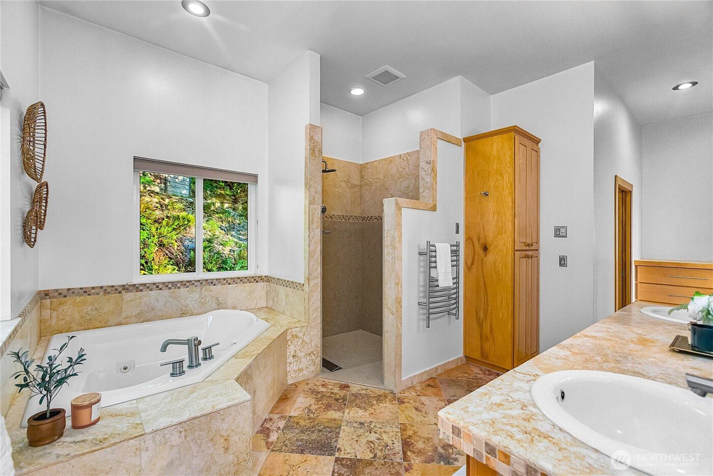 4311 Romano Lane , Tokeland, WA 98590