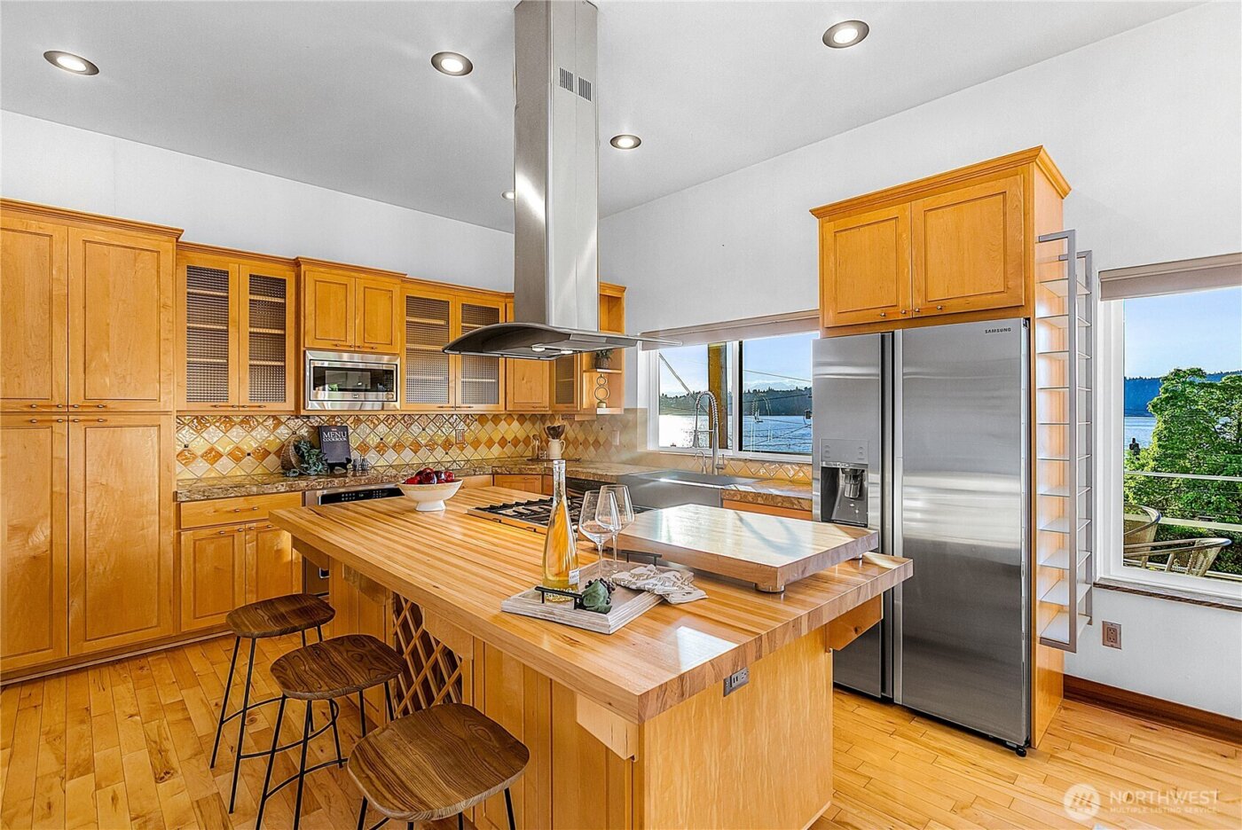 4311 Romano Lane , Tokeland, WA 98590