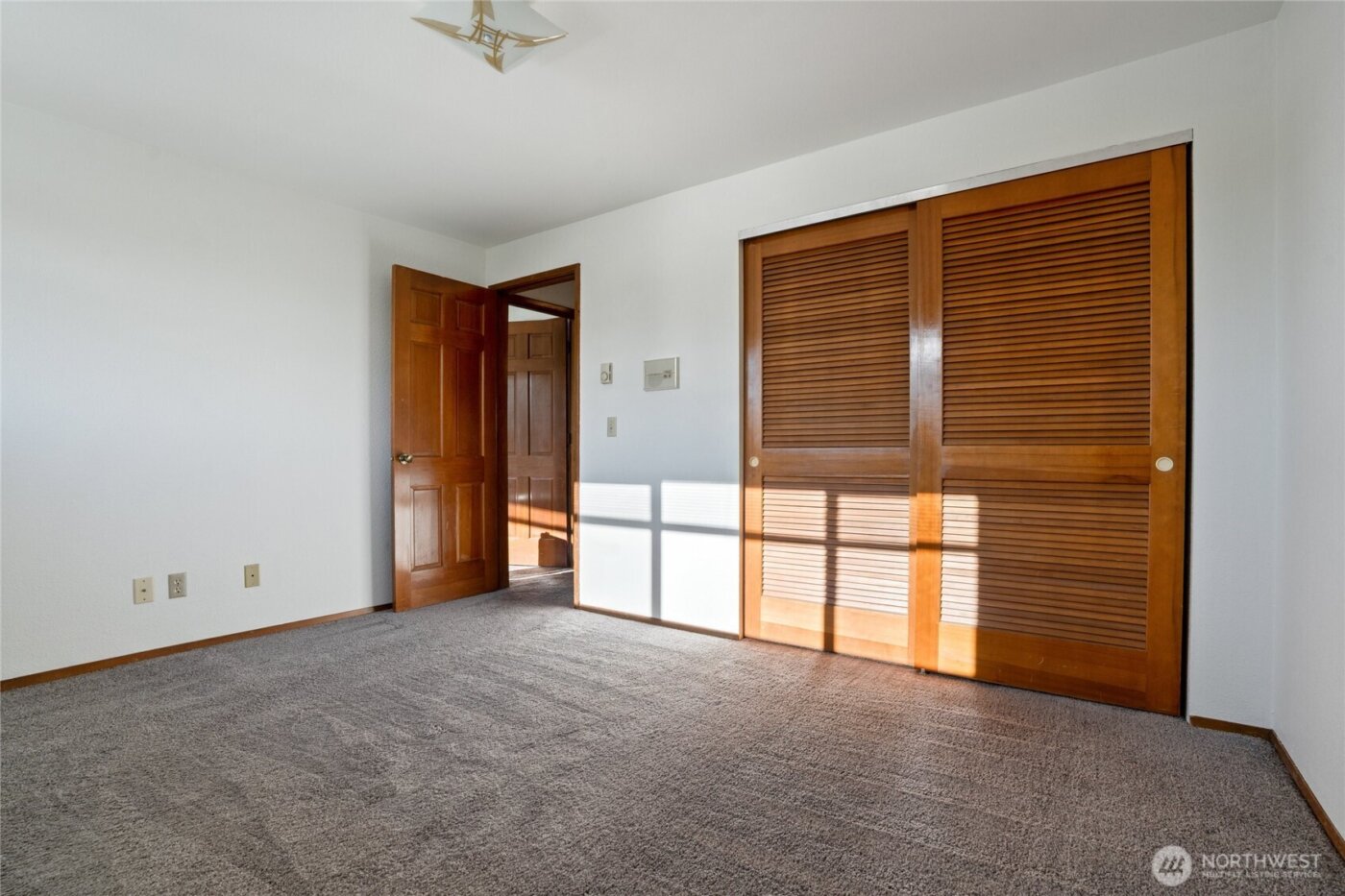 21 E Sullivan Street , Allyn, WA 98524-7606