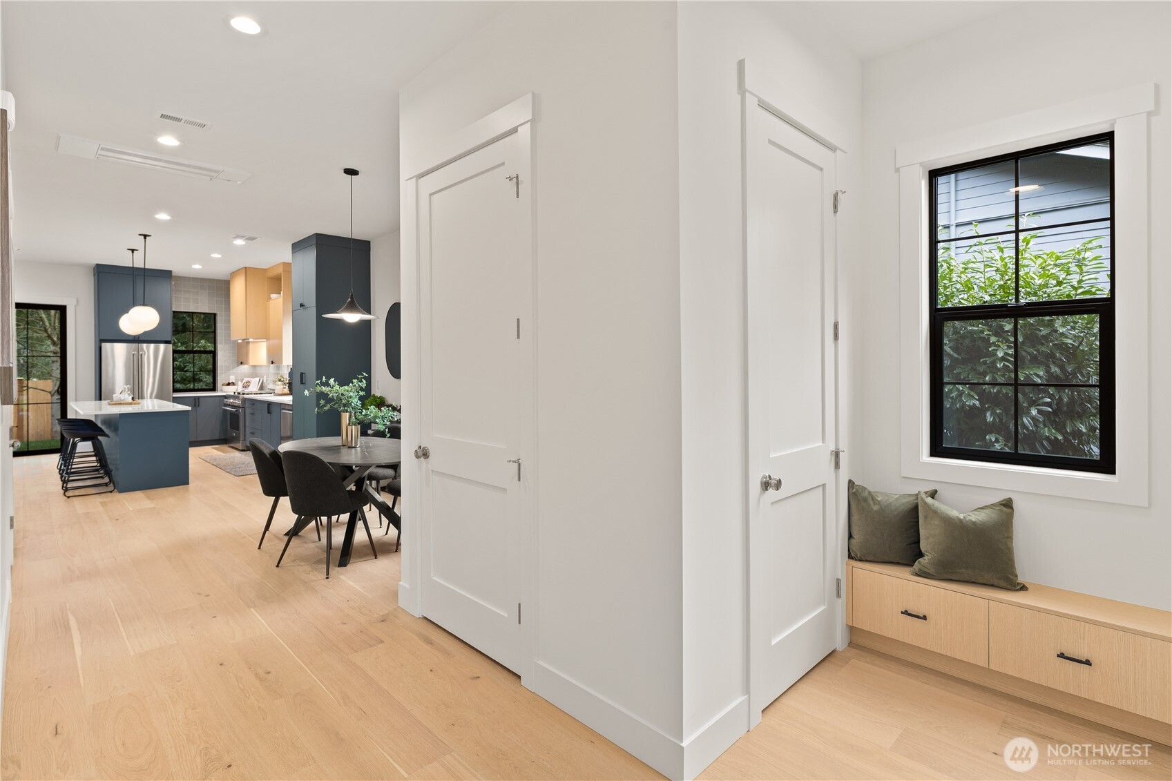 16656 NE 12th Street , Bellevue, WA 98008