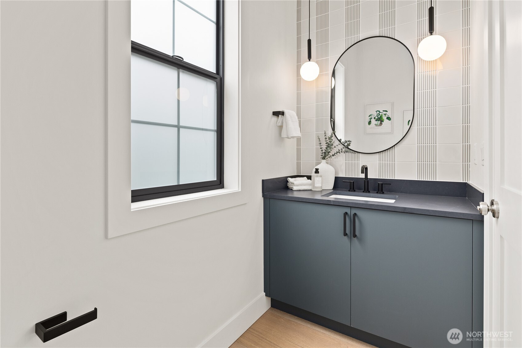 16656 NE 12th Street , Bellevue, WA 98008