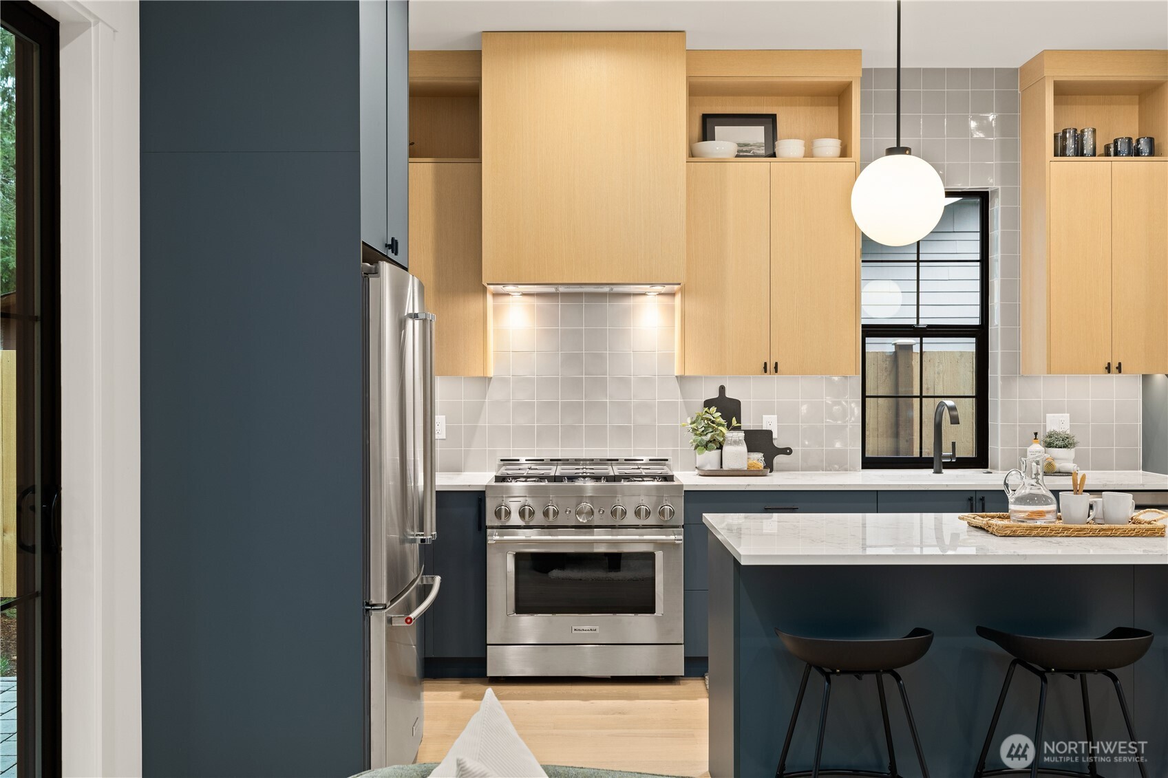 16656 NE 12th Street , Bellevue, WA 98008