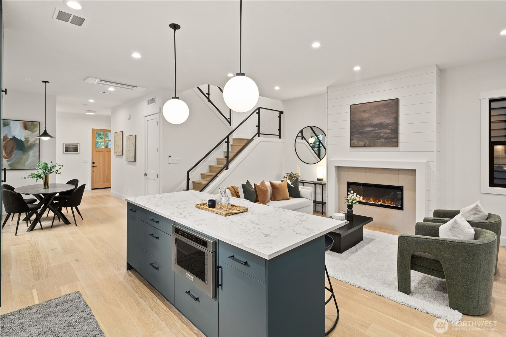 16656 NE 12th Street , Bellevue, WA 98008