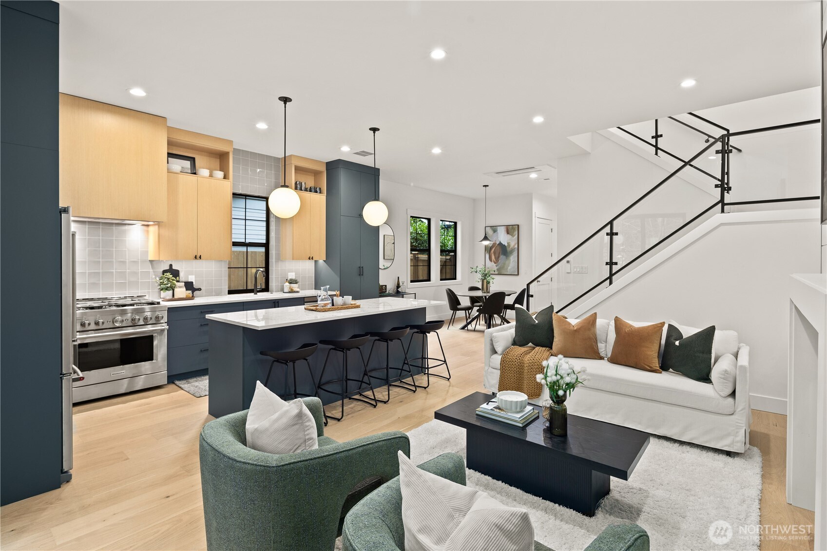 16656 NE 12th Street , Bellevue, WA 98008