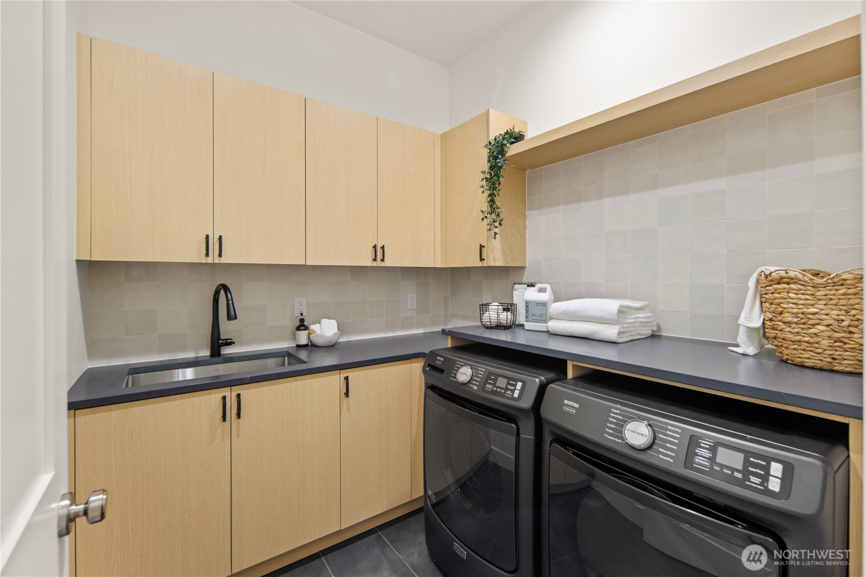 16656 NE 12th Street , Bellevue, WA 98008