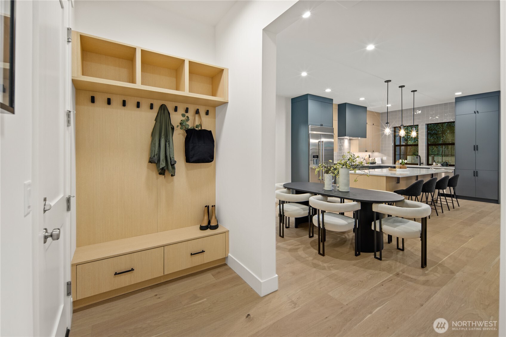 16656 NE 12th Street , Bellevue, WA 98008