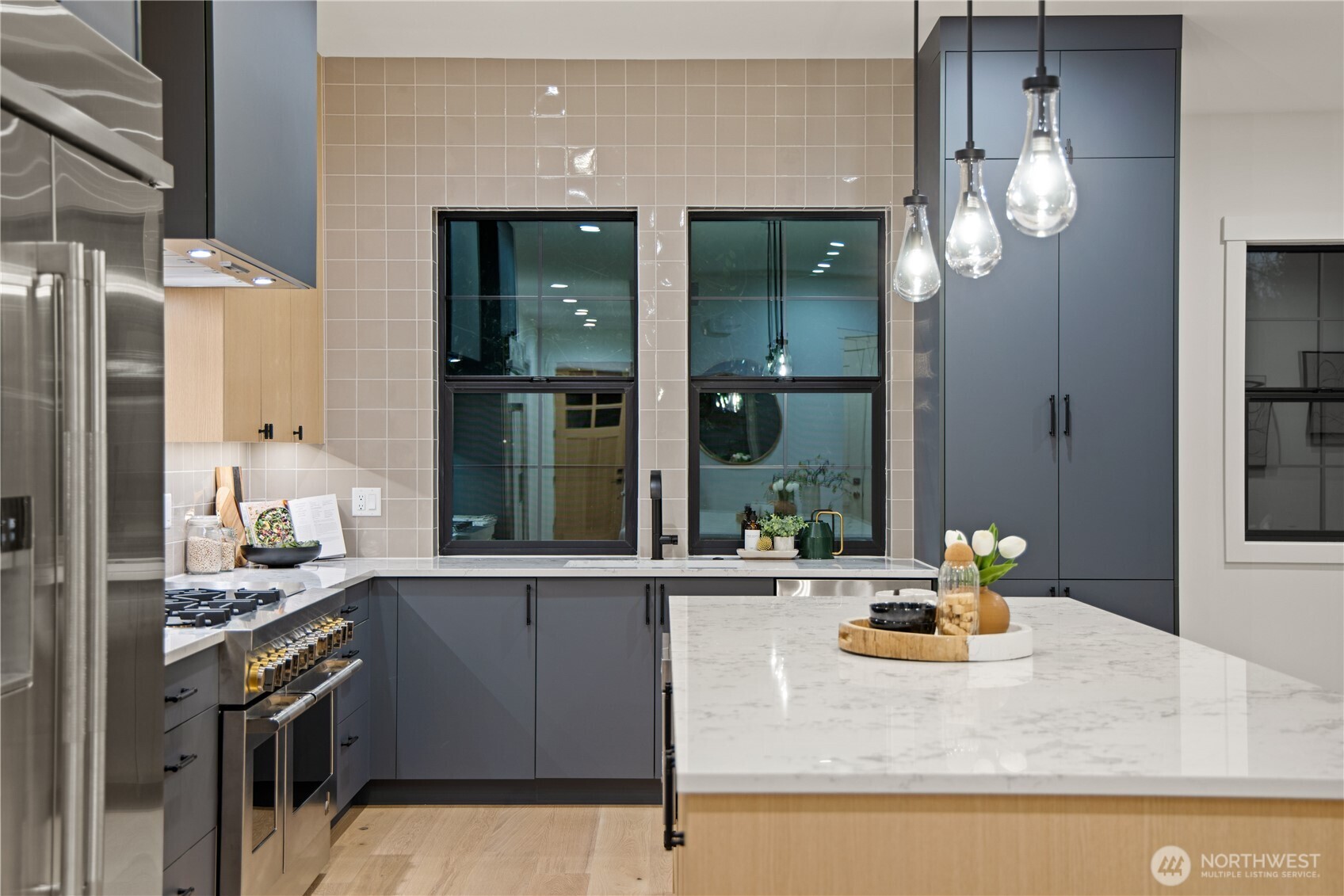 16656 NE 12th Street , Bellevue, WA 98008