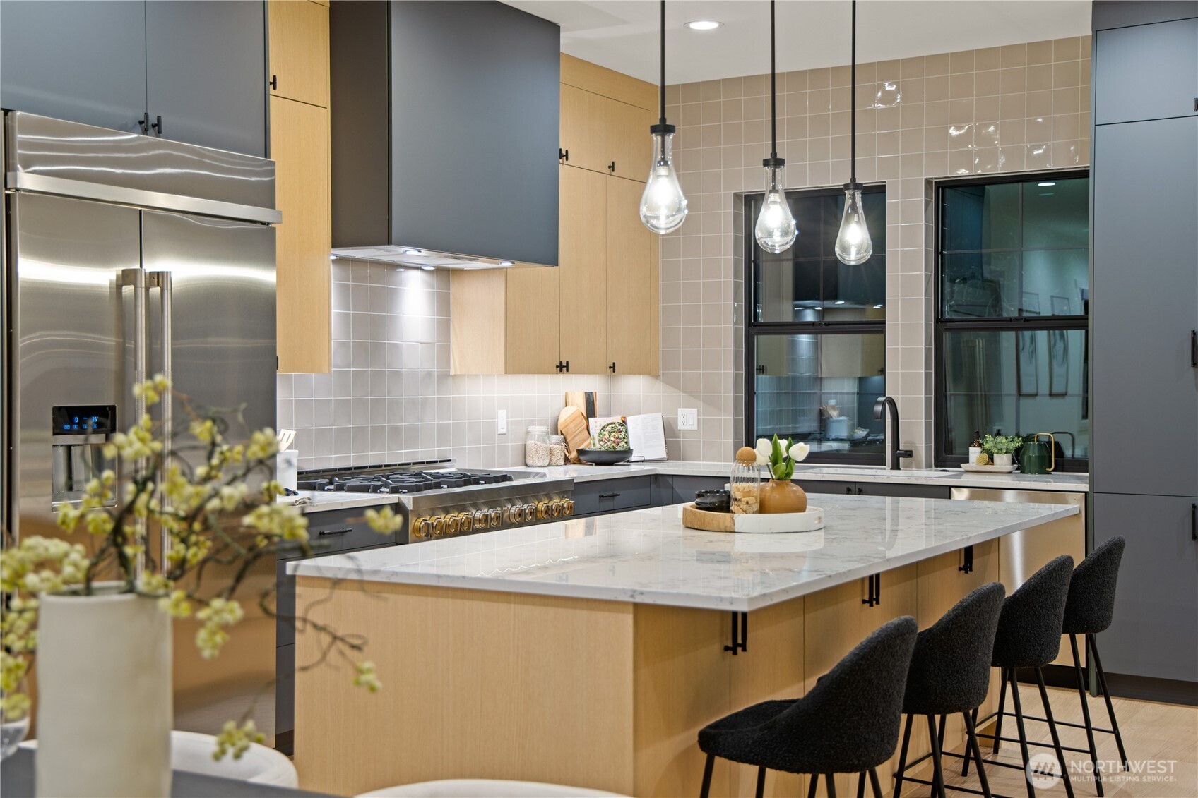 16656 NE 12th Street , Bellevue, WA 98008