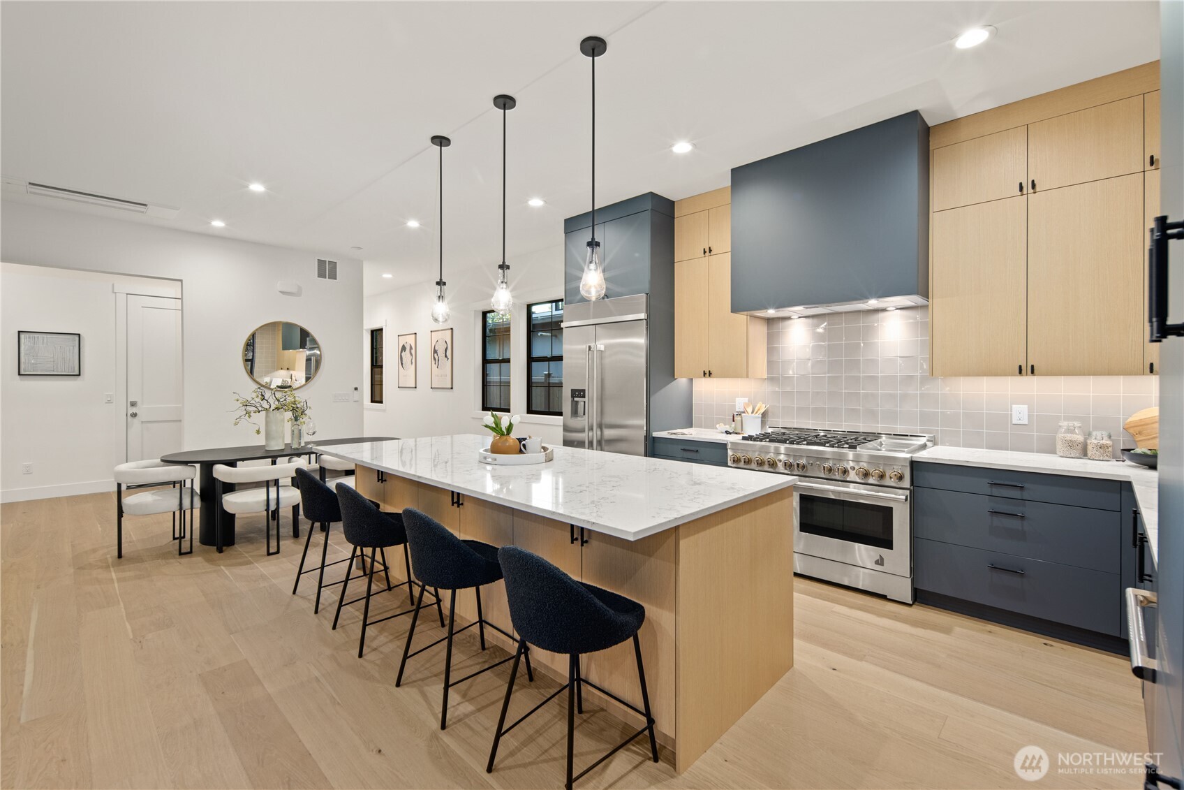 16654 NE 12th Street , Bellevue, WA 98008