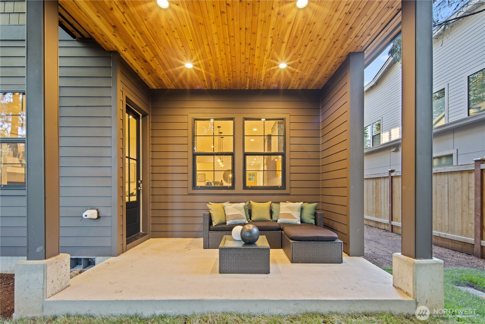 16654 NE 12th Street , Bellevue, WA 98008