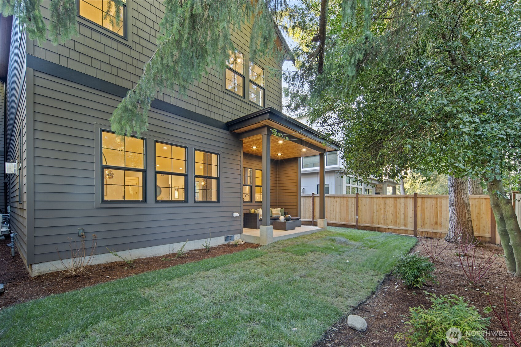 16654 NE 12th Street , Bellevue, WA 98008