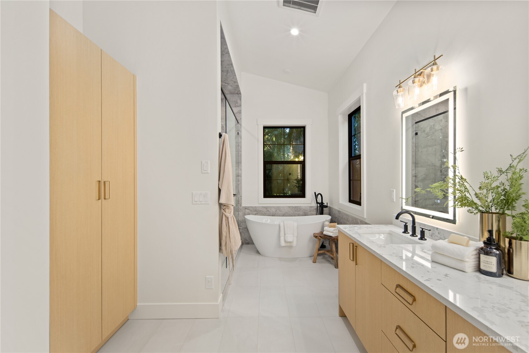 16654 NE 12th Street , Bellevue, WA 98008