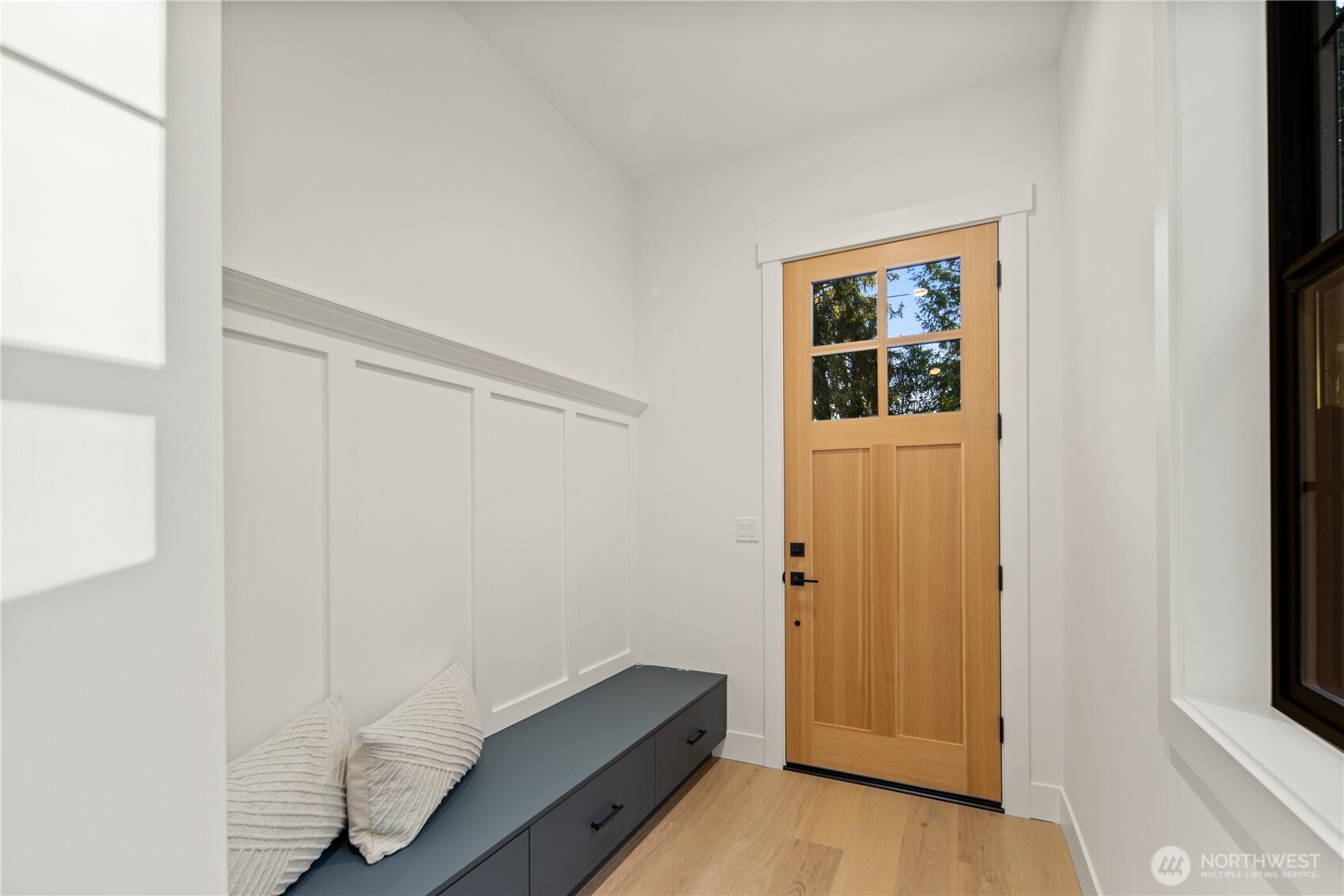 16654 NE 12th Street , Bellevue, WA 98008