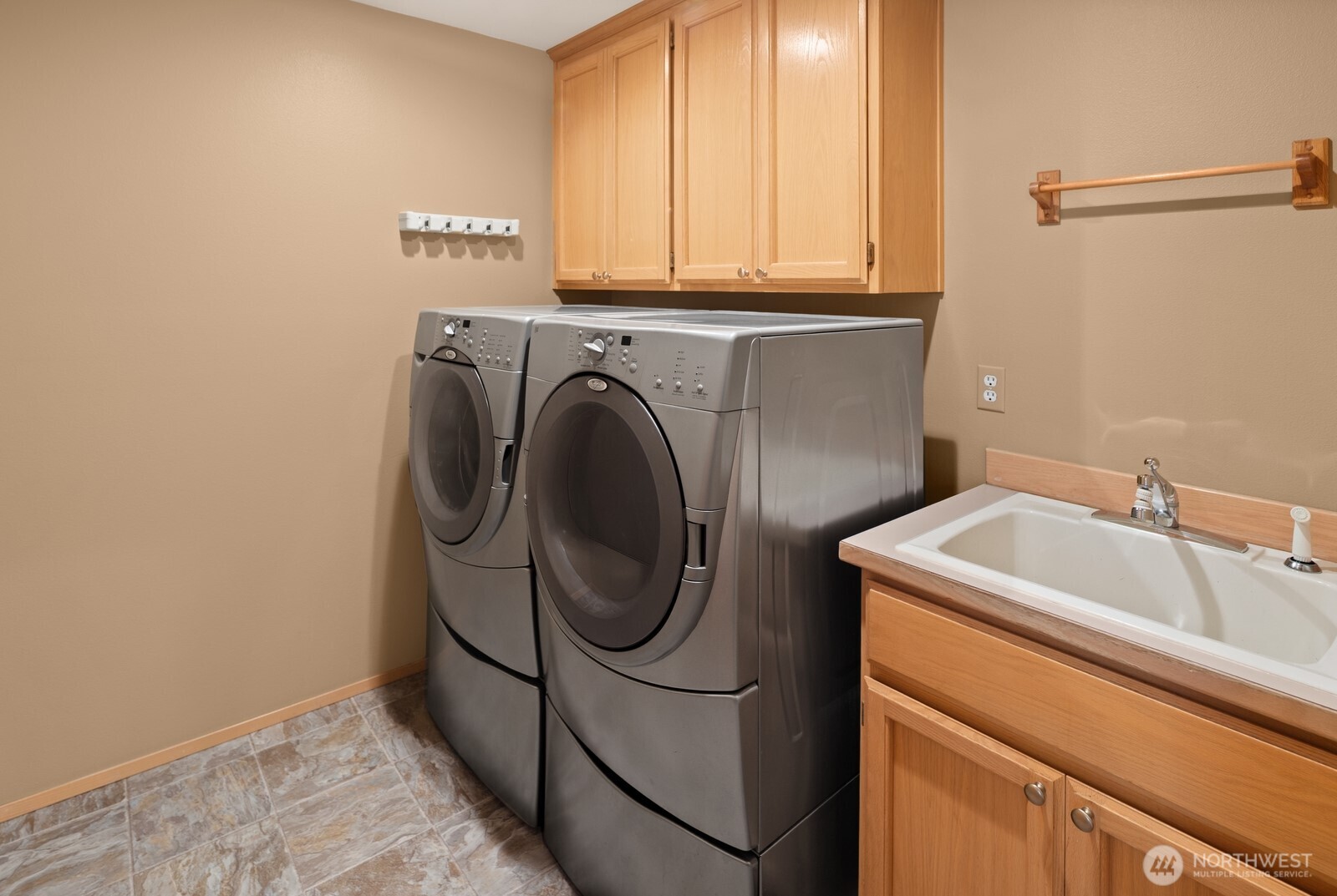 17421 190th Ave SE , Renton, WA 98058