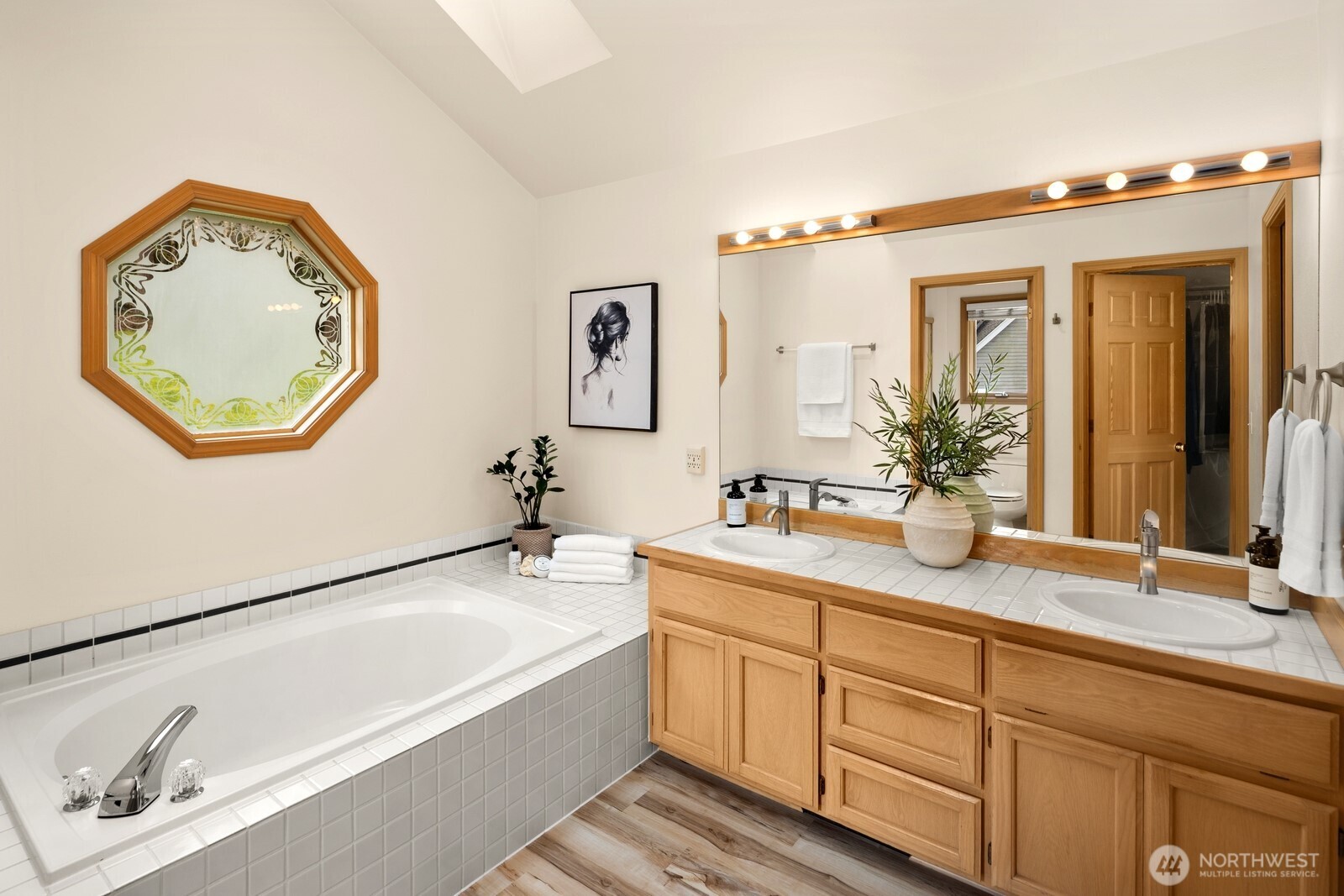 17421 190th Ave SE , Renton, WA 98058