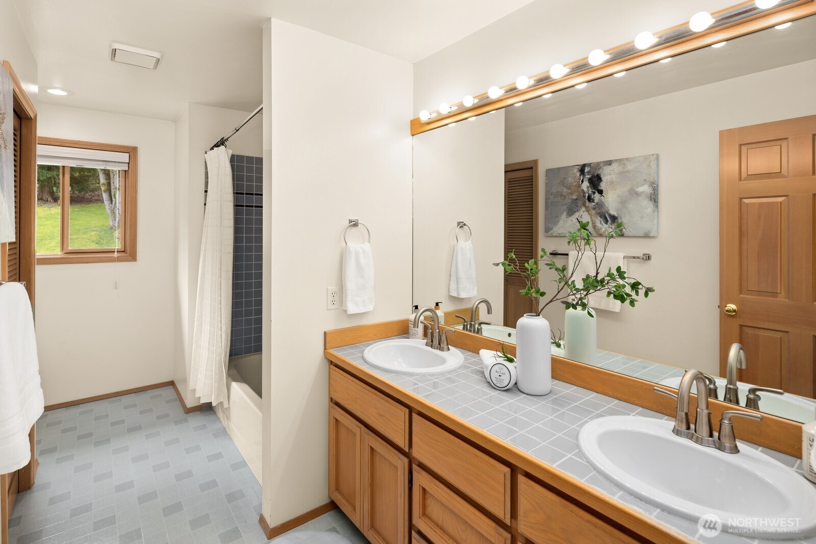 17421 190th Ave SE , Renton, WA 98058