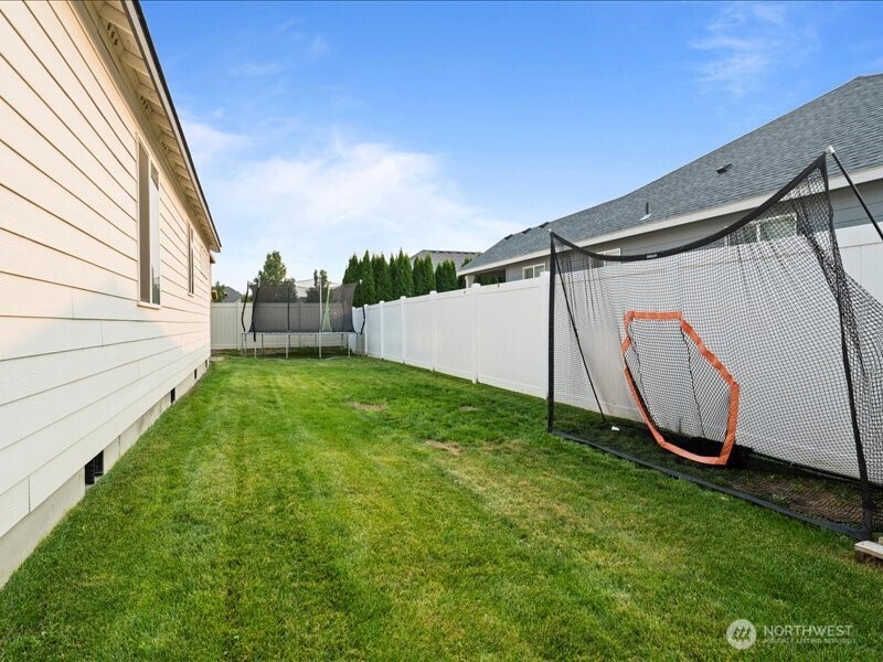 4721 W Owl Street , Moses Lake, WA 98837