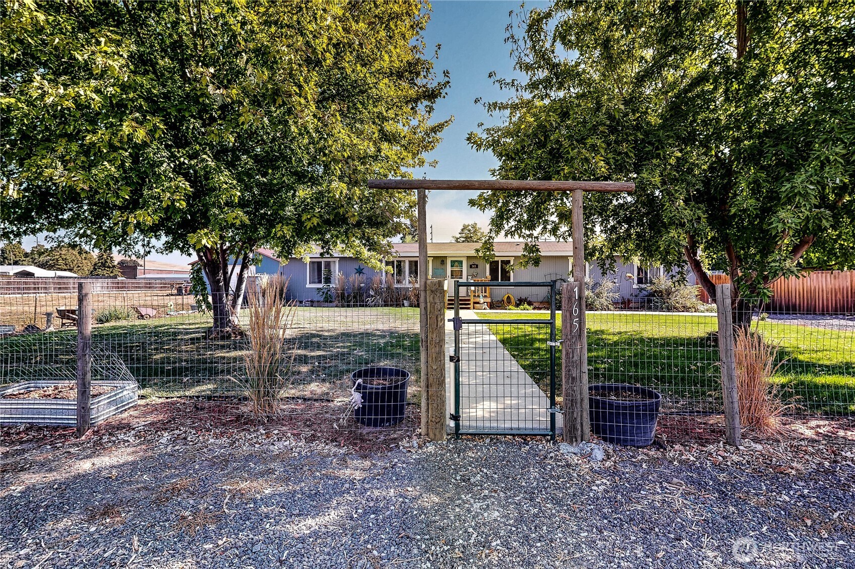 165 Harmon Street , Waitsburg, WA 99361