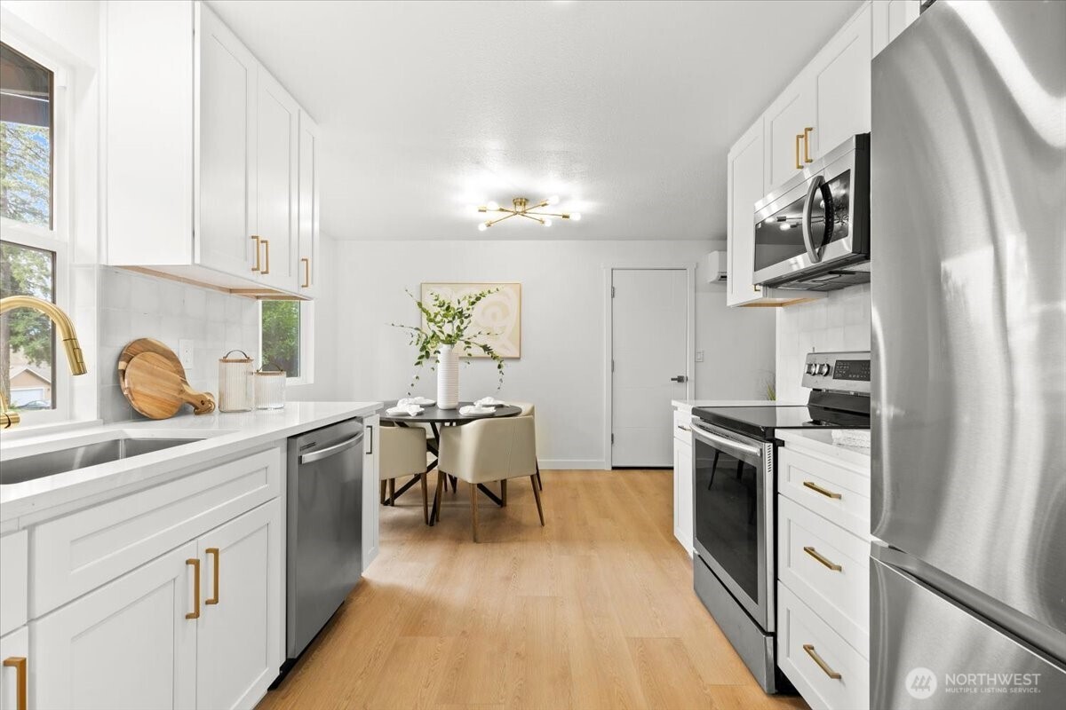 7640 Mesplay Avenue SE, Lacey, WA 98503-1810