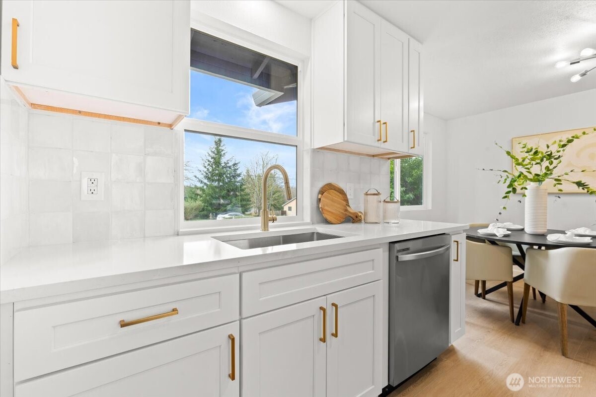 7640 Mesplay Avenue SE, Lacey, WA 98503-1810