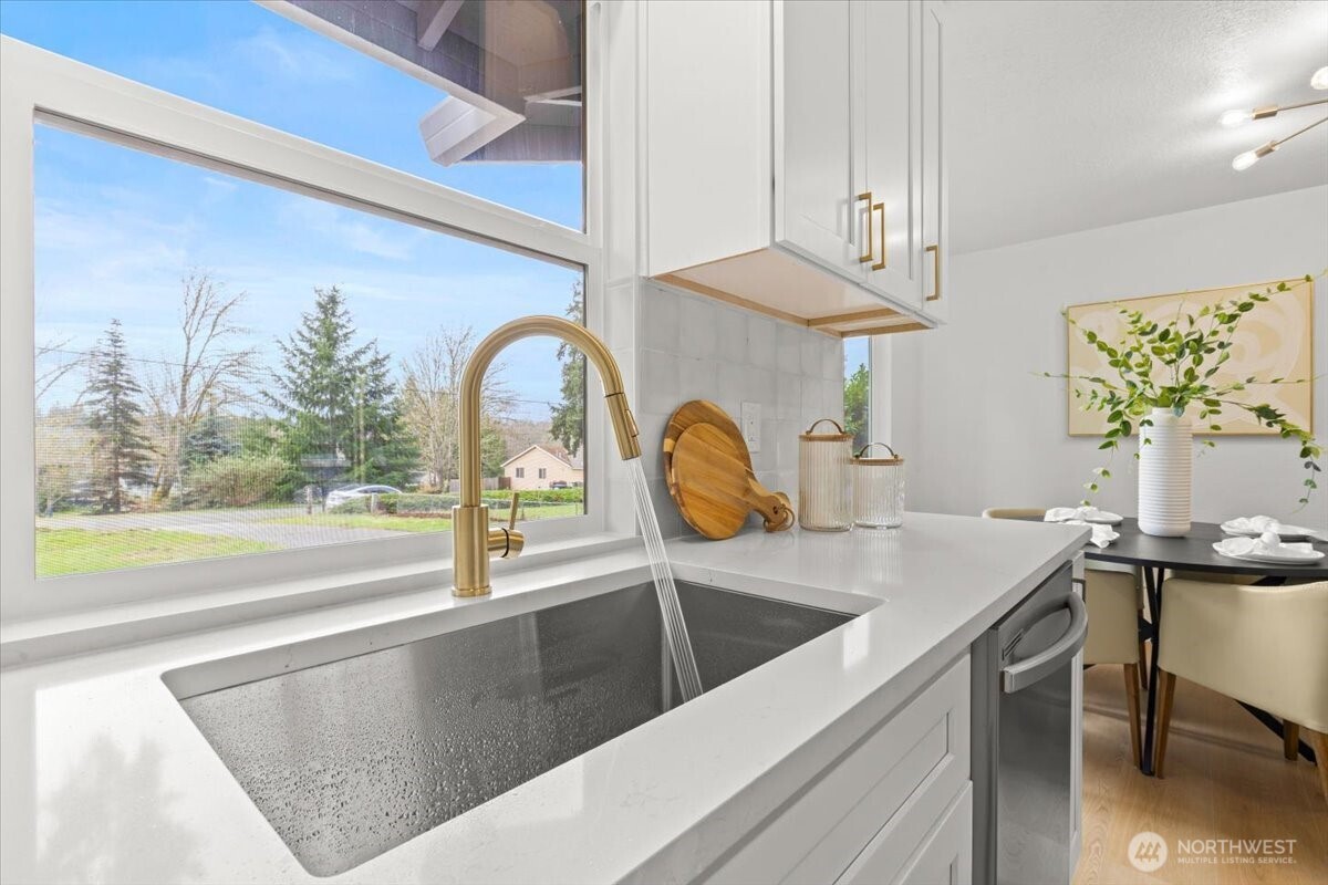 7640 Mesplay Avenue SE, Lacey, WA 98503-1810