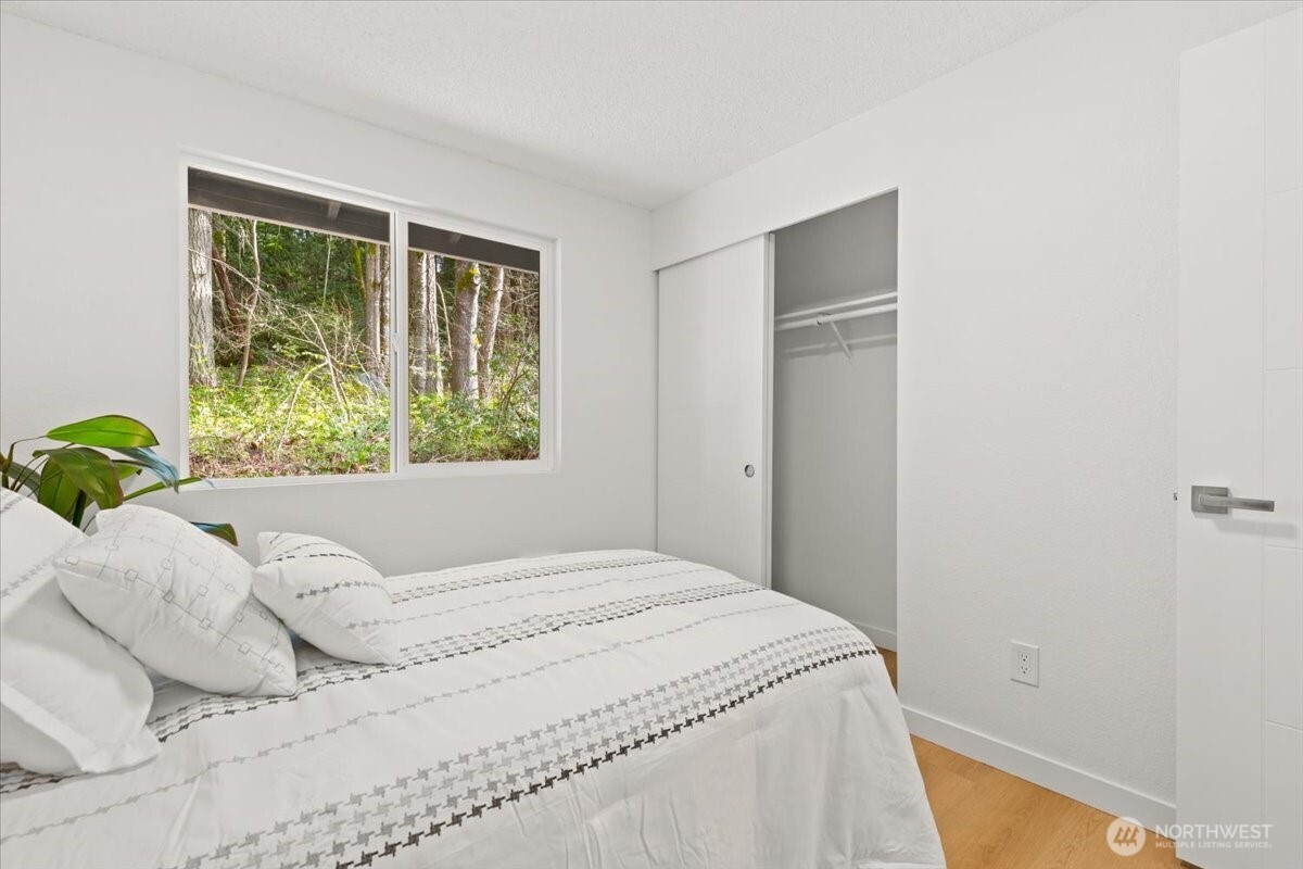 7640 Mesplay Avenue SE, Lacey, WA 98503-1810