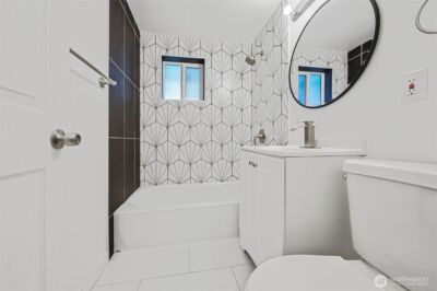 11019 NE 104TH Street , Kirkland, WA 98033-4779 - Photo 17