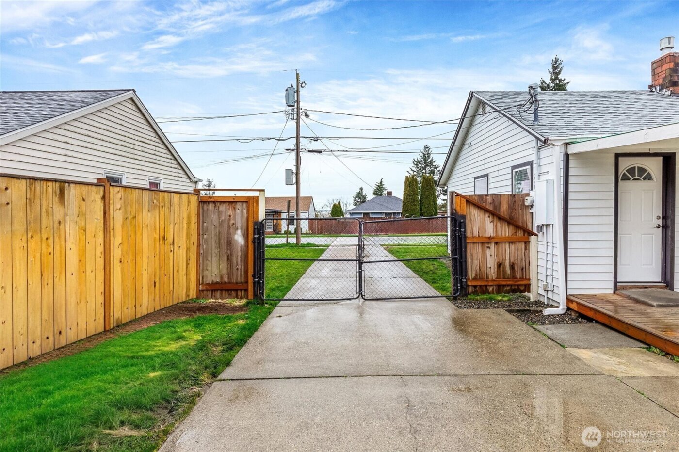 11019 NE 104TH Street , Kirkland, WA 98033-4779