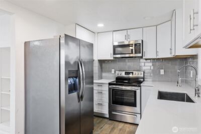 11019 NE 104TH Street , Kirkland, WA 98033-4779 - Photo 9