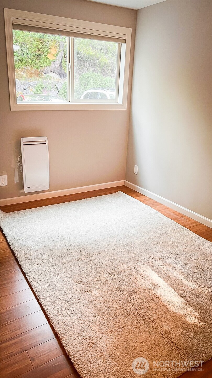 3838 Lake Washington Boulevard SE #B-5, Bellevue, WA 98006