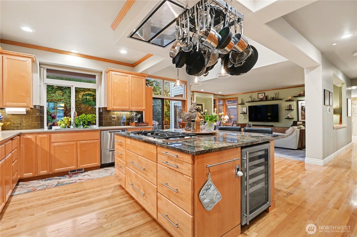 1706 111th Avenue NE, Bellevue, WA 98004